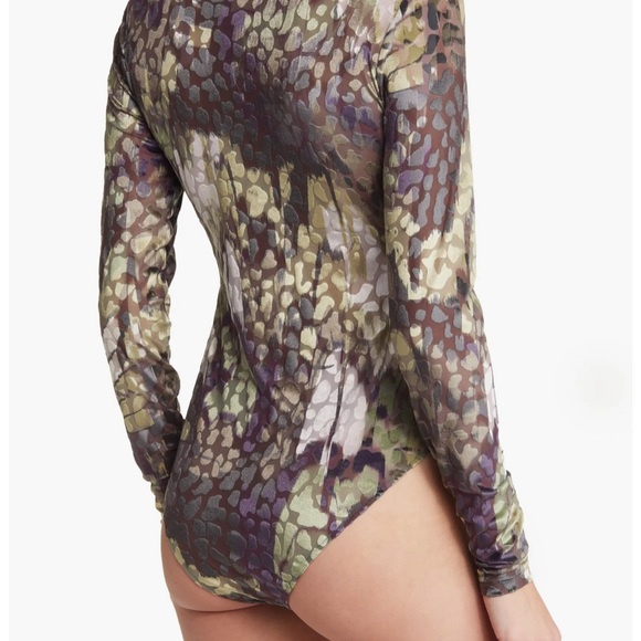 NWT Ted Baker Giadah V-Neck Long Sleeve Bodysuit - Picture 3 of 5